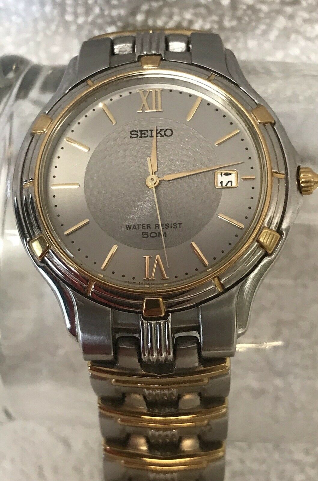 Seiko 7N32 0149 Men s Two Tone Gray Dial 50m 5 BAR Watch Date New