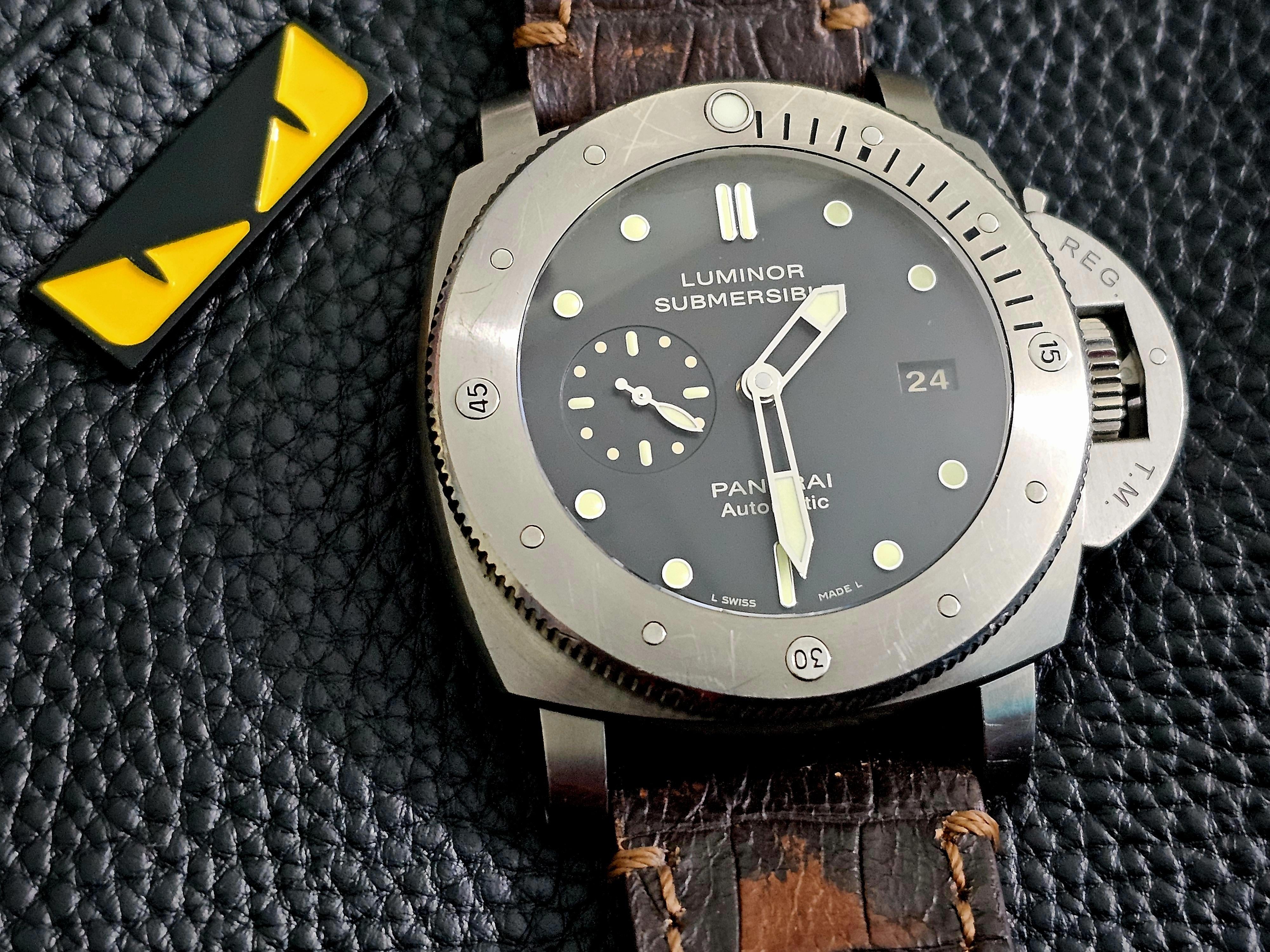 WTS Panerai PAM00305 47mm Luminor Submersible w box canvas