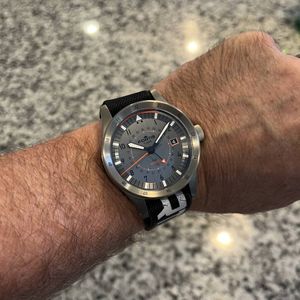 FORTIS COLORS 704.10.185.1 Men's quartz watch | WatchCharts