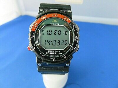 Seiko A827 6029 Sports Timer Sports 100 digital LCD quartz MEN S