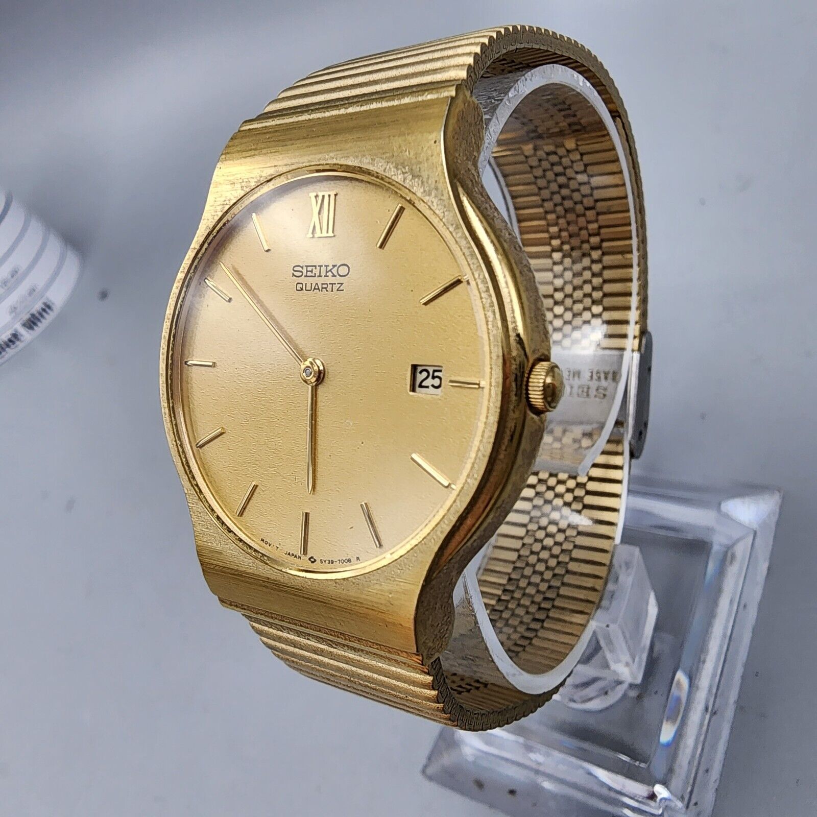 Vintage Seiko Watch Men Gold Tone Gold Dial Date Round 32mm Vintage Seiko Watch Men Gold Tone Gold Dial Date Round 32mm