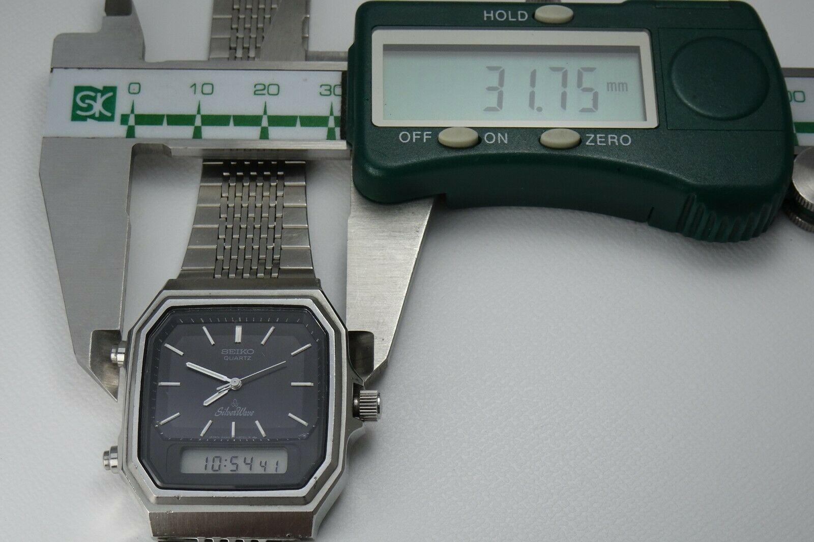 1983年製 SEIKO シルバーウェーブ アナデジ 0401