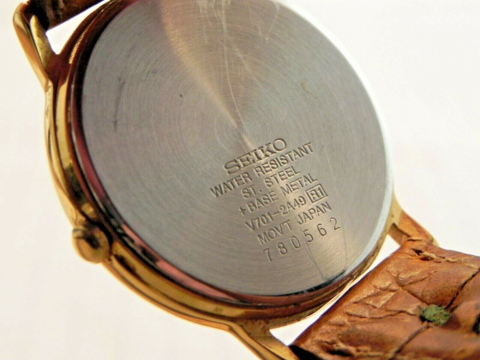 Seiko 2A49 Vintage Seiko Mens V701-2A49 Gold Tone Dial Expansion 32mm  main image 4