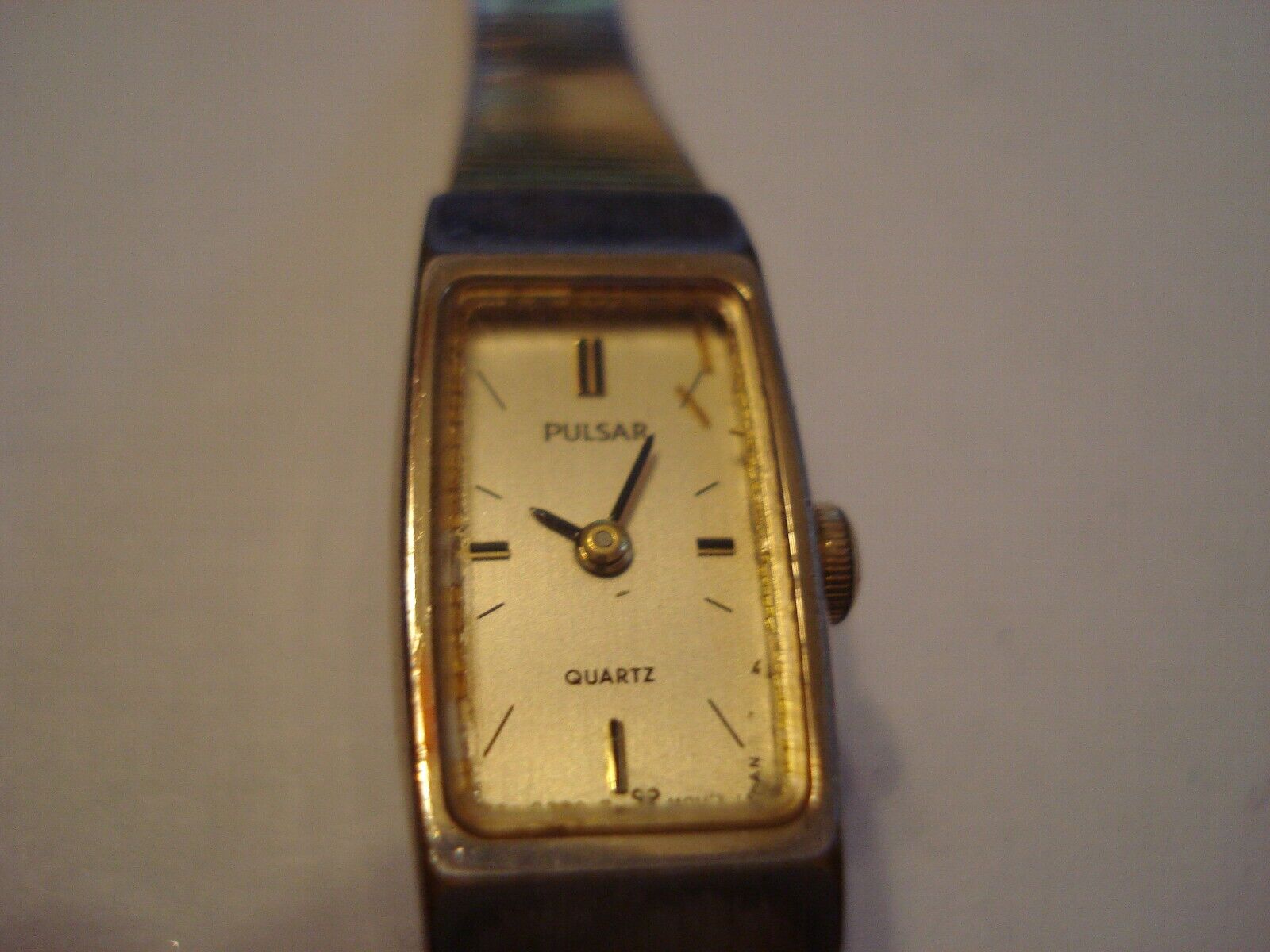 Vintage pulsar quartz ladies on sale watch