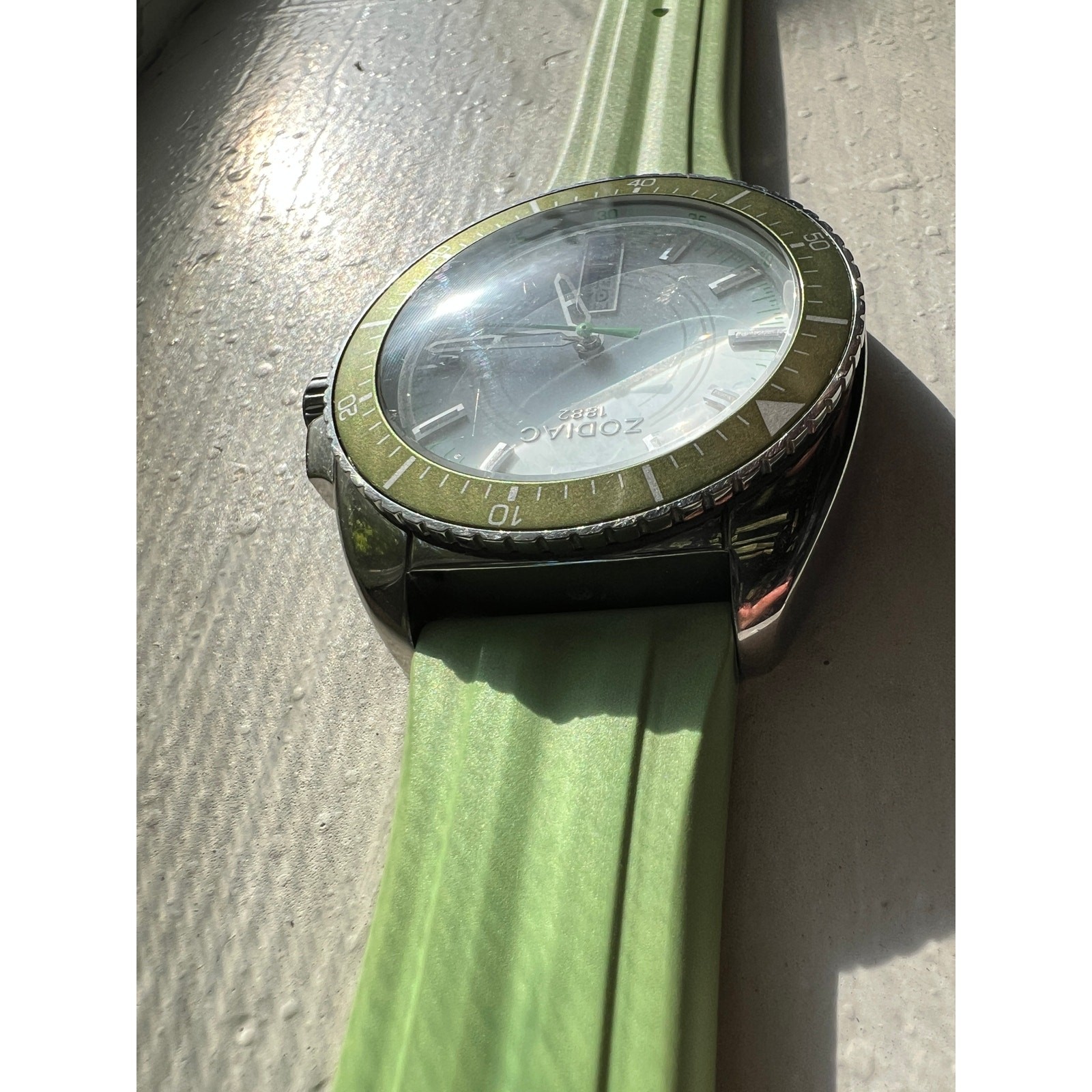 Zodiac Speed Dragon Watch ZO5516 Mint Green Band New Battery