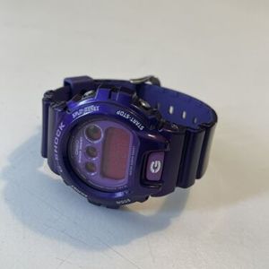 Casio G-shock DW-6900CC-6 purple Digital New Battery Great