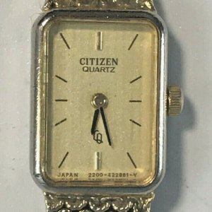 希少！CITIZEN QUARTZ 2200シリーズ　西ドイツ組立モデル 希少！CITIZEN QUARTZ 2200シリーズ 西ドイツ組立モデル - メルカリ