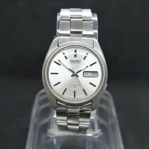 Gorgeous Vintage Seiko 7009 8210 Automatic Day Date Bracelet Watch February  1989 | WatchCharts