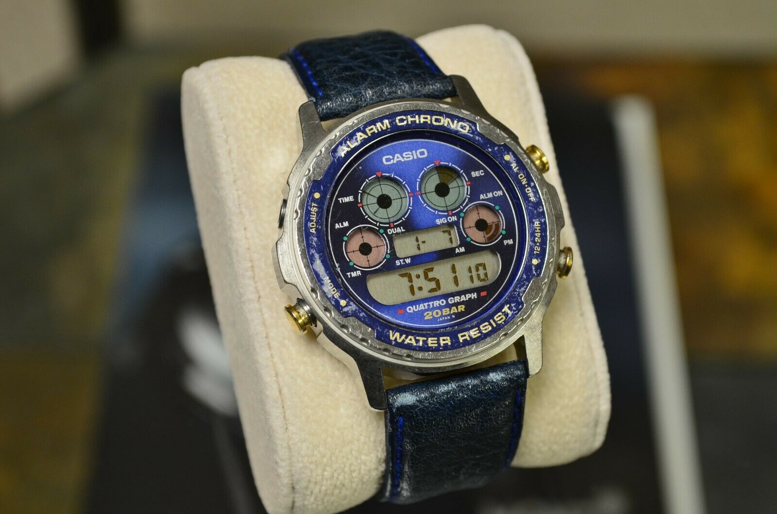 Casio Quattro Graph DW-7300 - YouTube
