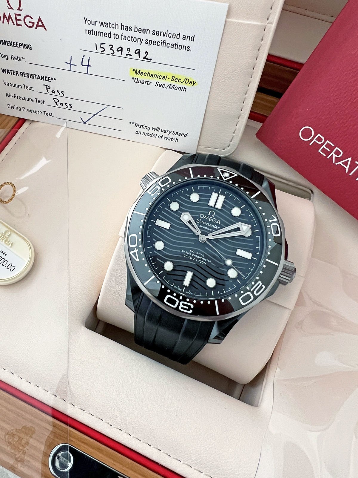 Omega seamaster diver clearance 300m ceramic titanium