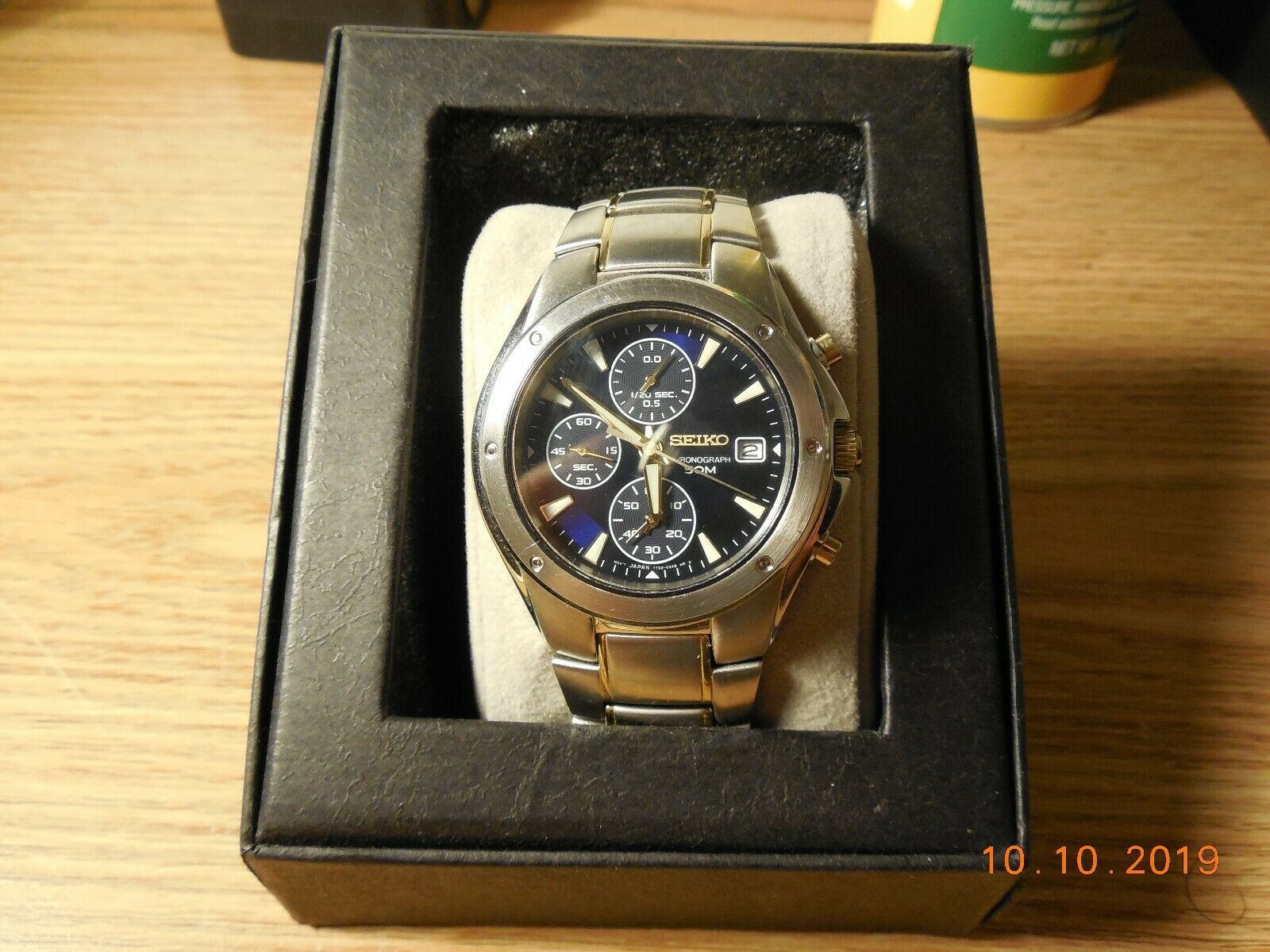 seiko chronograph 50m gold