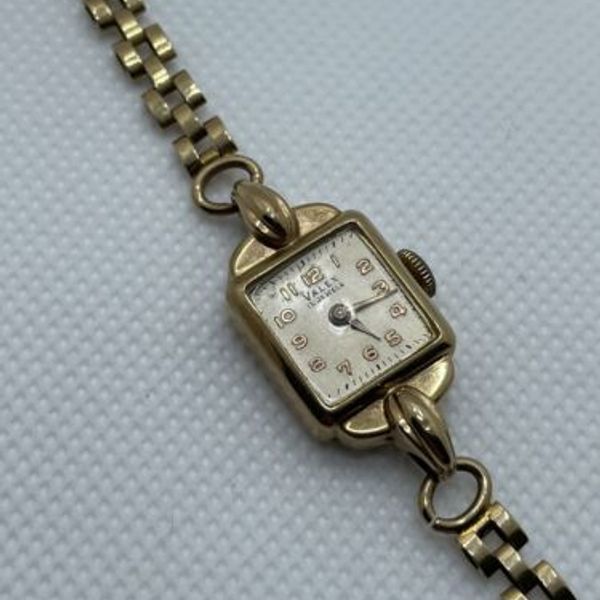 Vintage Valex 15 Jewels Ladies 9 Carat gold Bracelet Watch Jewellery