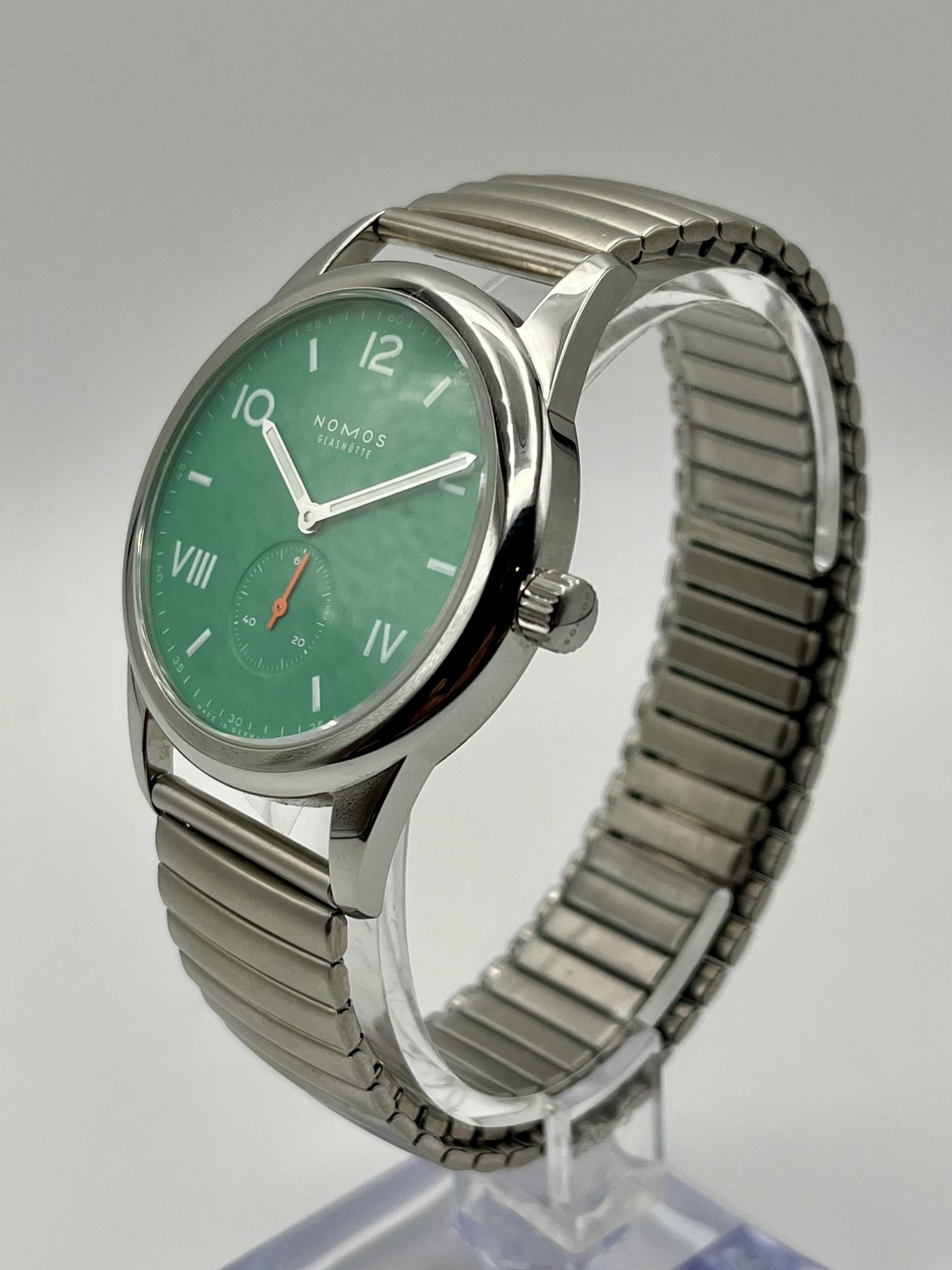 Club Campus 38 electric green — NOMOS Glashütte