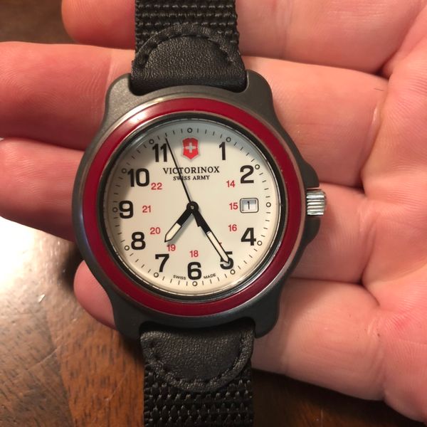 Victorinox Classic XL Red Bezel Updated Versión 75 obro WatchCharts