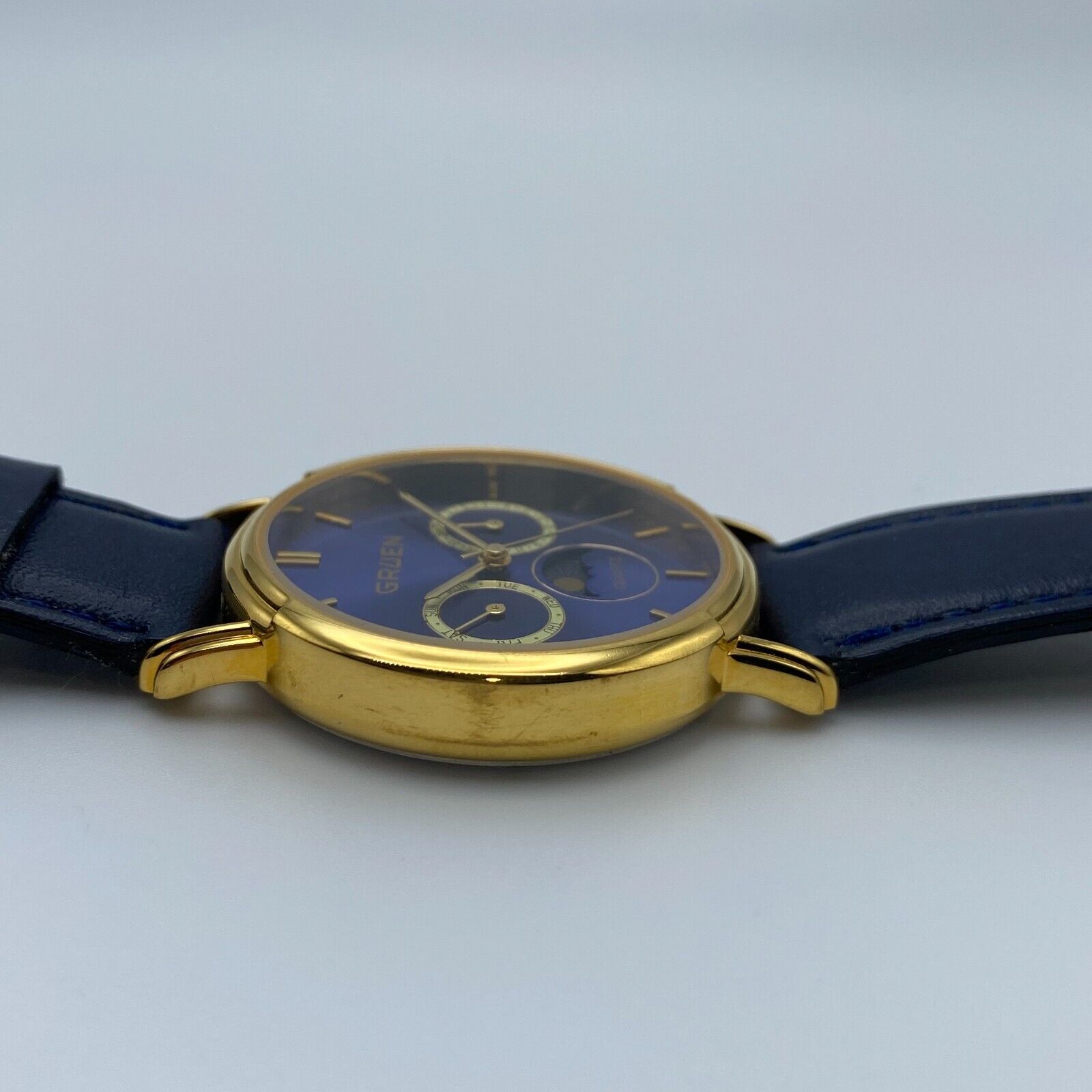 Rare Gruen Day Date Quartz Gold Tone Leather Band Blue Dial  display picture 2