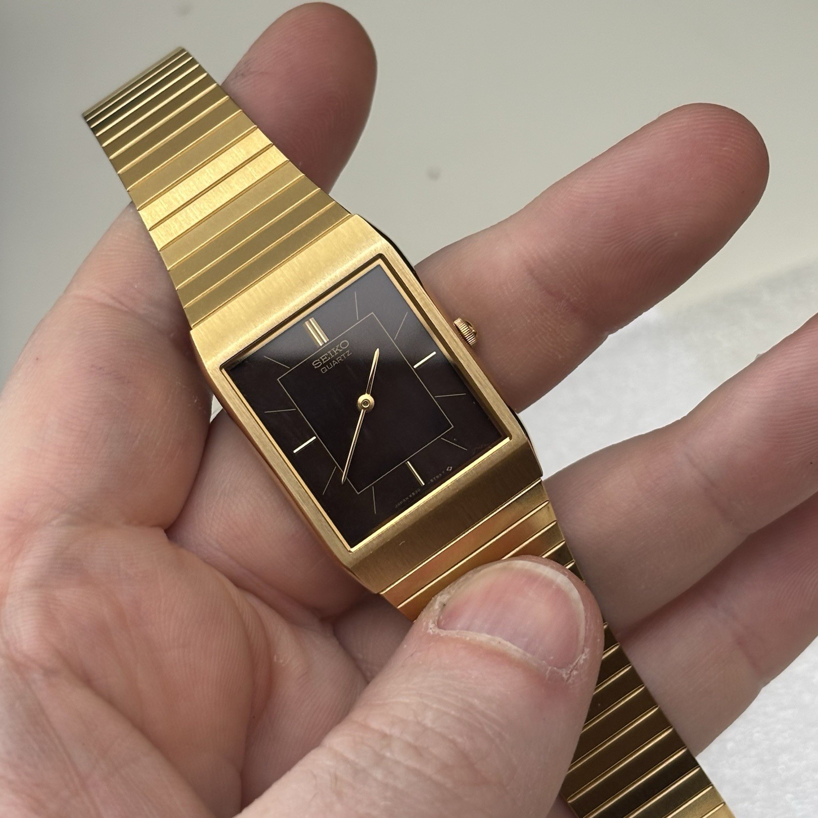 Neo Vintage 1984 SEIKO Tank 6530-5420 Gold Tone Black Dial Quartz