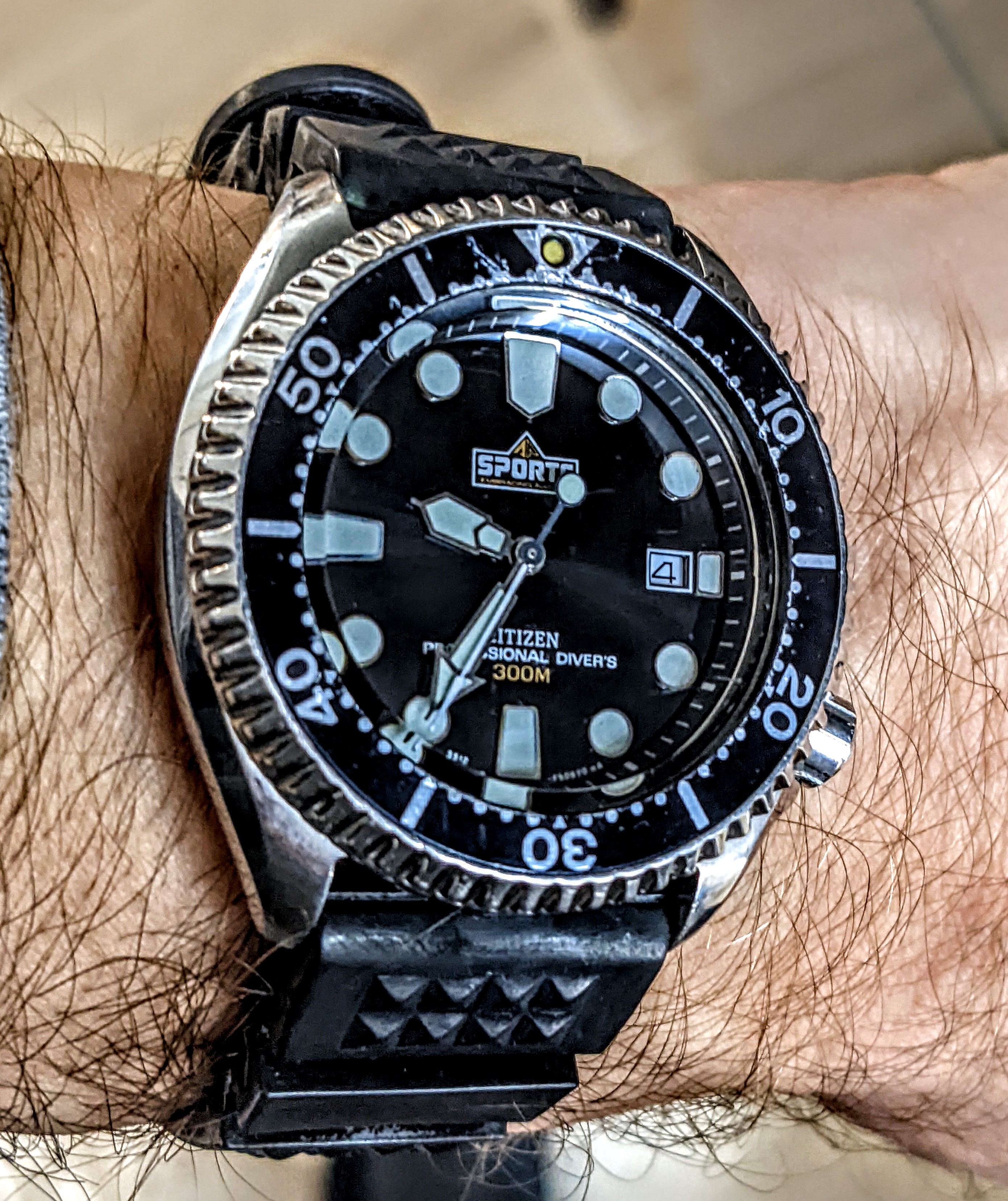 FS: Citizen Sporte 300m Professional diver quartz 5513-F50531