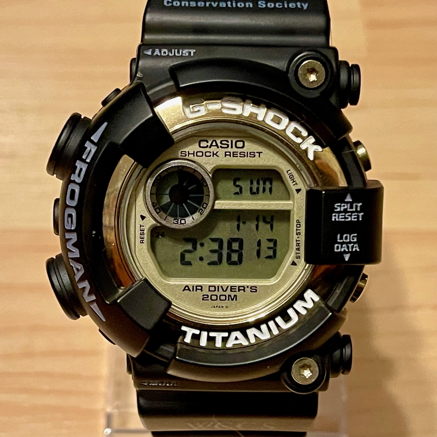 ②CASIO G-SHOCK WCCS FROGMAN DW-8201WC-9T