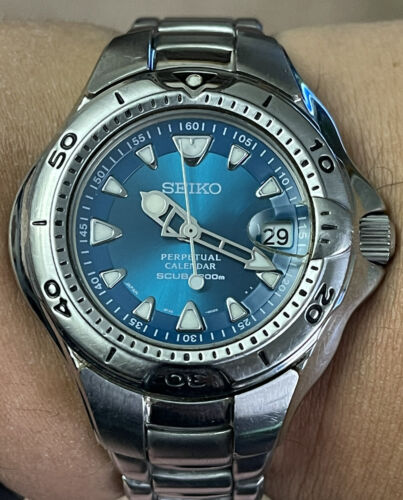 時計 SEIKO PERPETUAL CALENDAR SCUBA 200m Seiko Perpetual Calendar Scuba 200m Diver Watch | WatchCharts