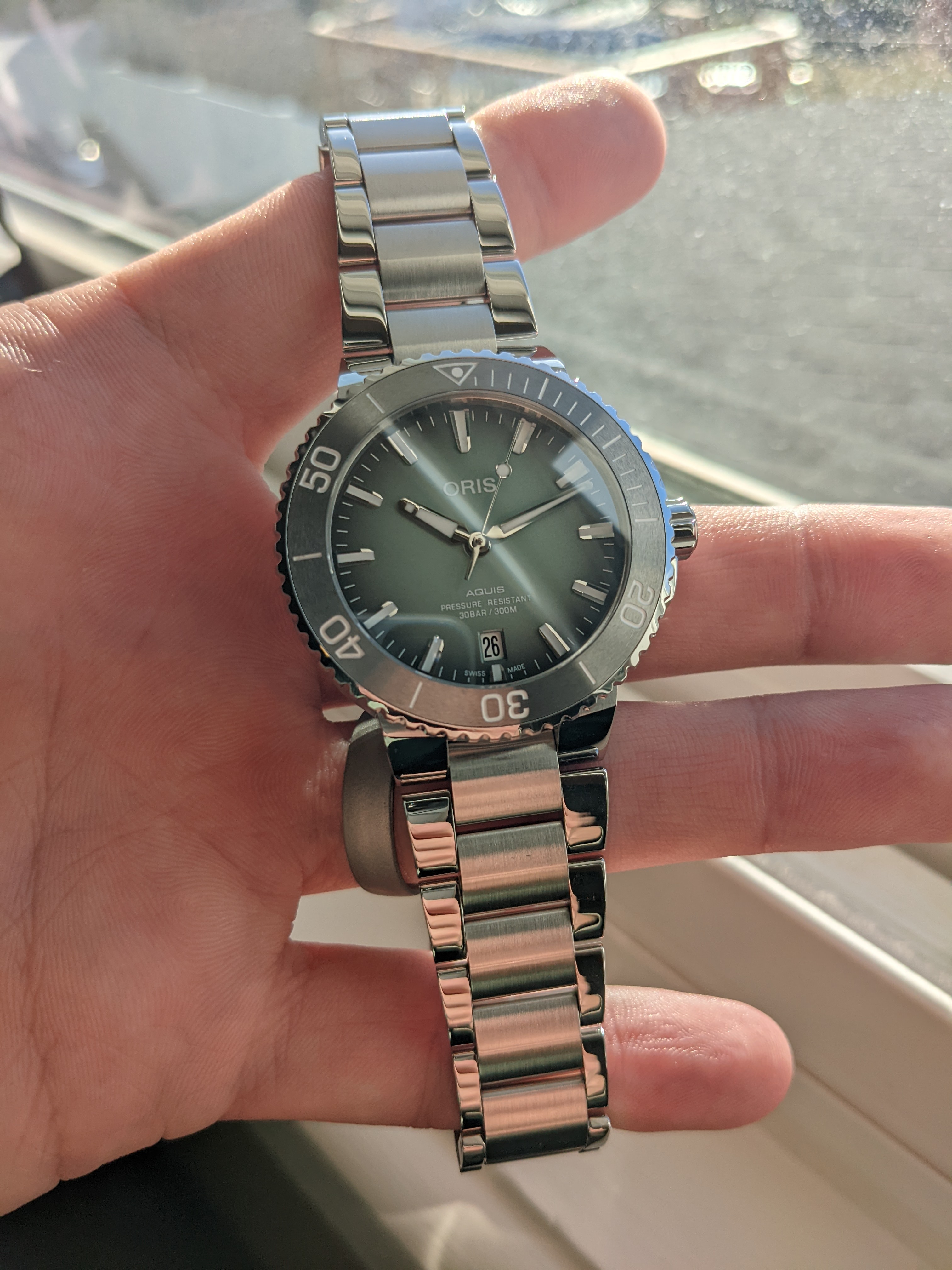 WTS Mint Green Oris Aquis 39.5mm on bracelet in Mint condition