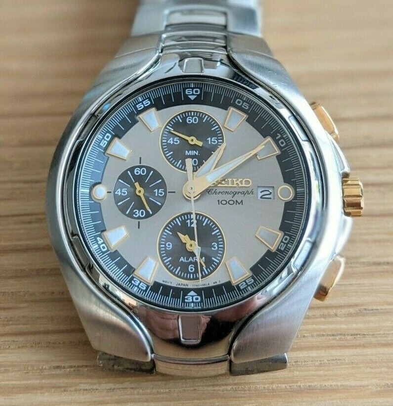 Seiko chronograph watch 7T62-0DW0 with manual and original Seiko chronograph watch 7T62-0DW0 with manual and original