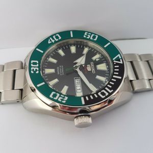 SEIKO 5スポーツ 4R36-06R0 Seiko 5 sports 4R36-06R0 automatic Mint 2018 | WatchCharts