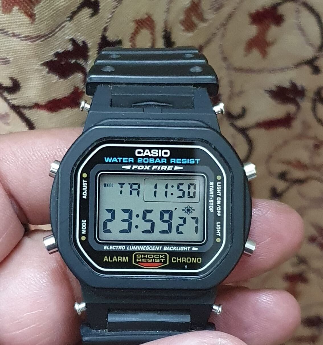時計 ichi CASIO G-SHOCK DW-5600E Fox Fire Casio G-Shock DW-5600E-1 Fox Fire - Lina Esco - S.W.A.T.