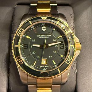 Watch VICTORINOX Swiss Army International Vintage Green Dial