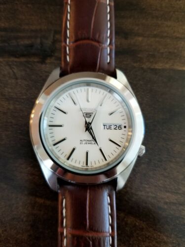 seiko 5 white dial leather strap