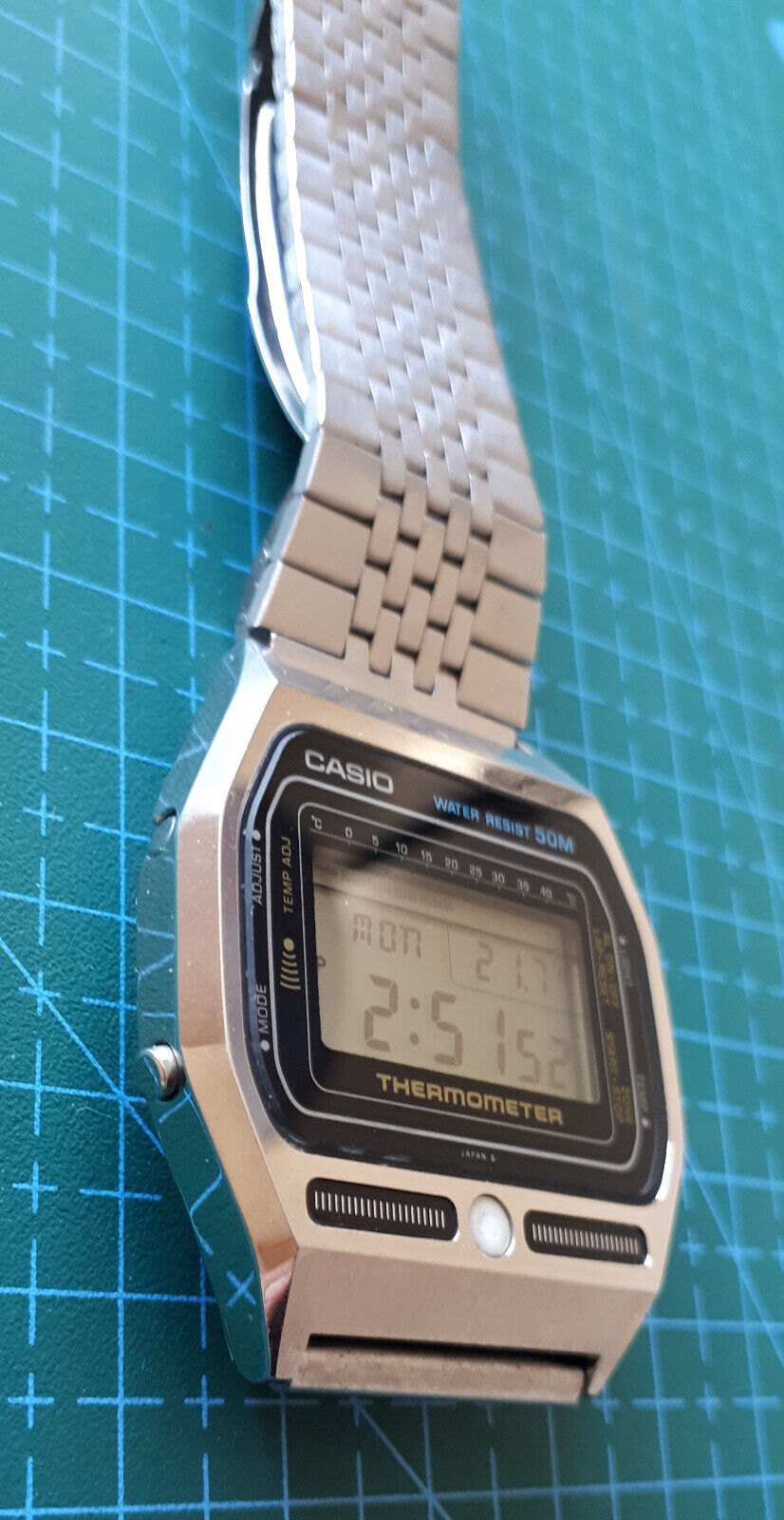 Casio TS-2000 Vintage Digital Thermometer Watch Module 225 - Rare