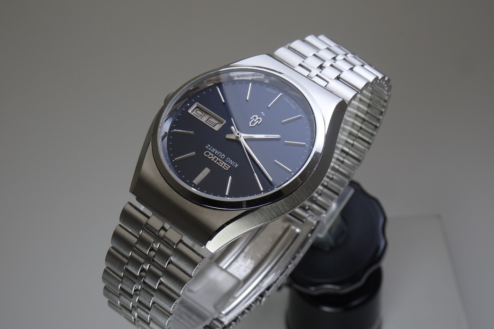 Seiko King Quartz 5856-8001 Price as of June 2026 | WatchCharts