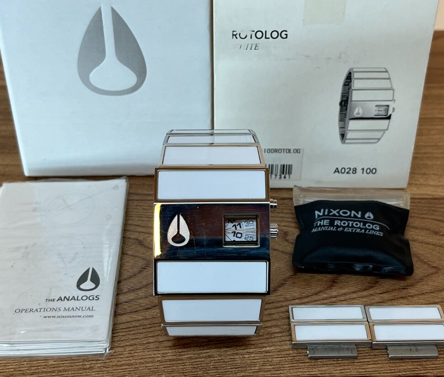 A028100-00 Nixon The Rotolog | TheWatchAgency™