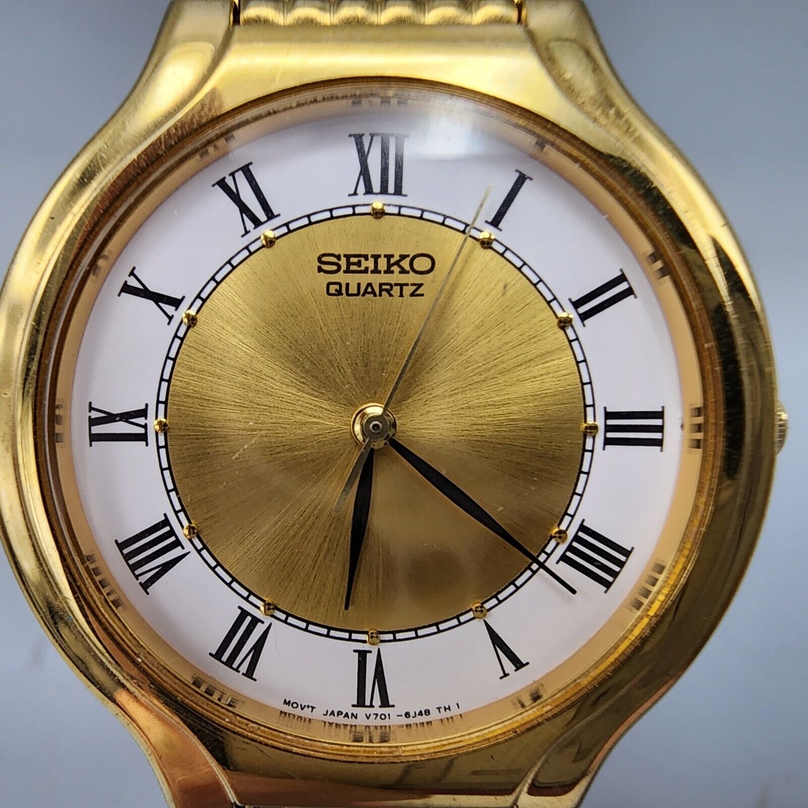 Vintage Seiko Watch Men Gold Tone Gold Dial Round 34mm V701 6K69