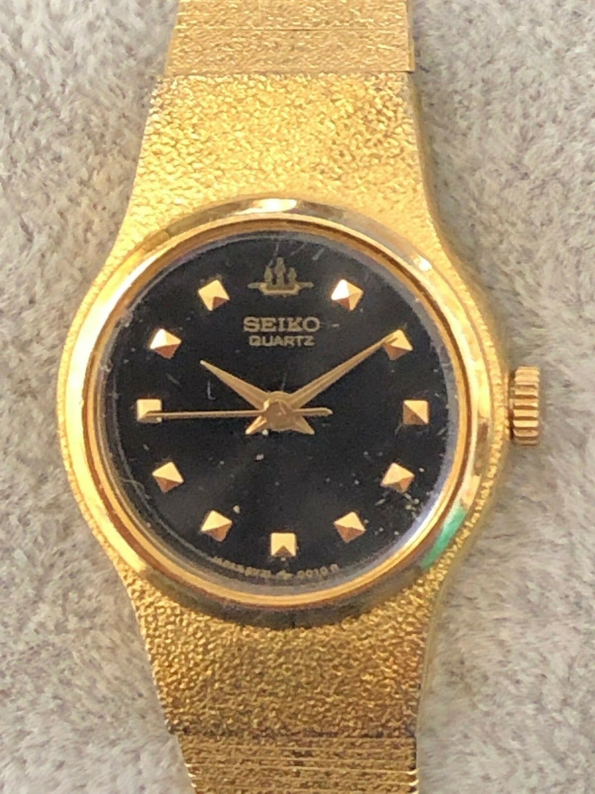 Vintage Ladies Seiko 8Y21-0020 Black Dial Gold Tone Quartz Watch New  Battery | WatchCharts