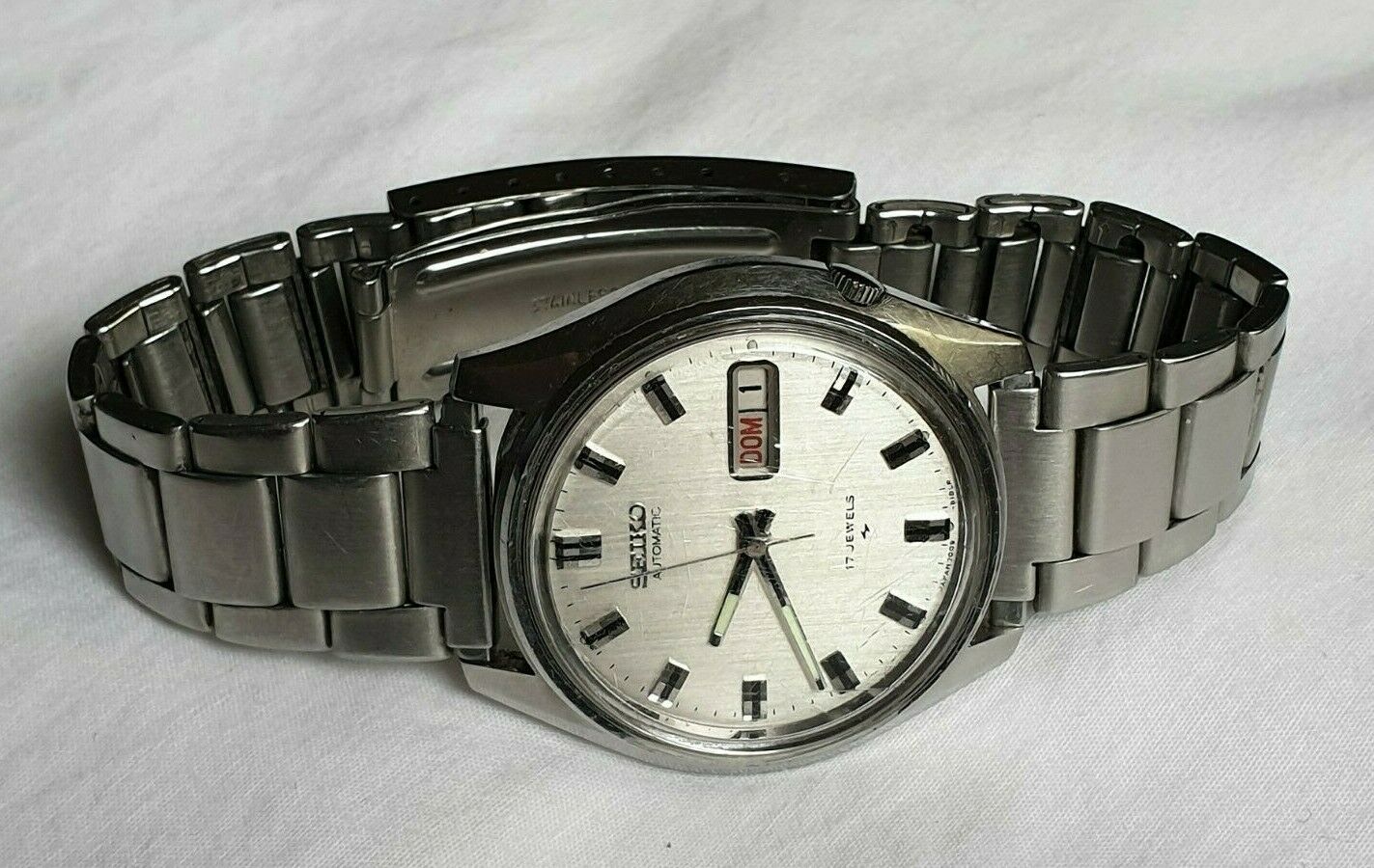 Seiko 7009-8150 Vintage Automatic 17 Jewel Day Date Steel Watch 1976 ...