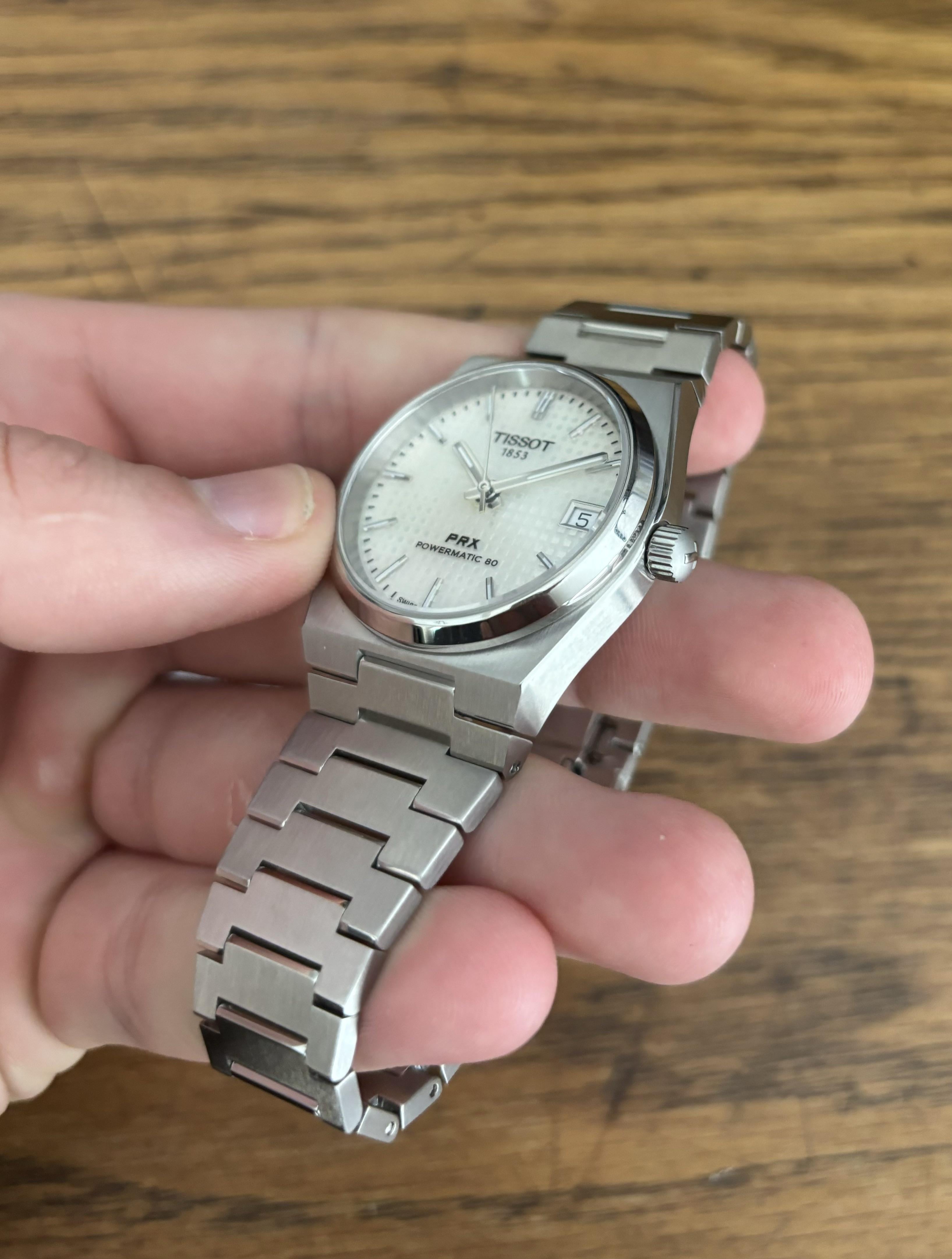 【本日限り】Tissot PRX 35mm ホワイトマザー・オブ・パール New Tissot PRX 35mm White Mother of Pearl Women's Watch T137