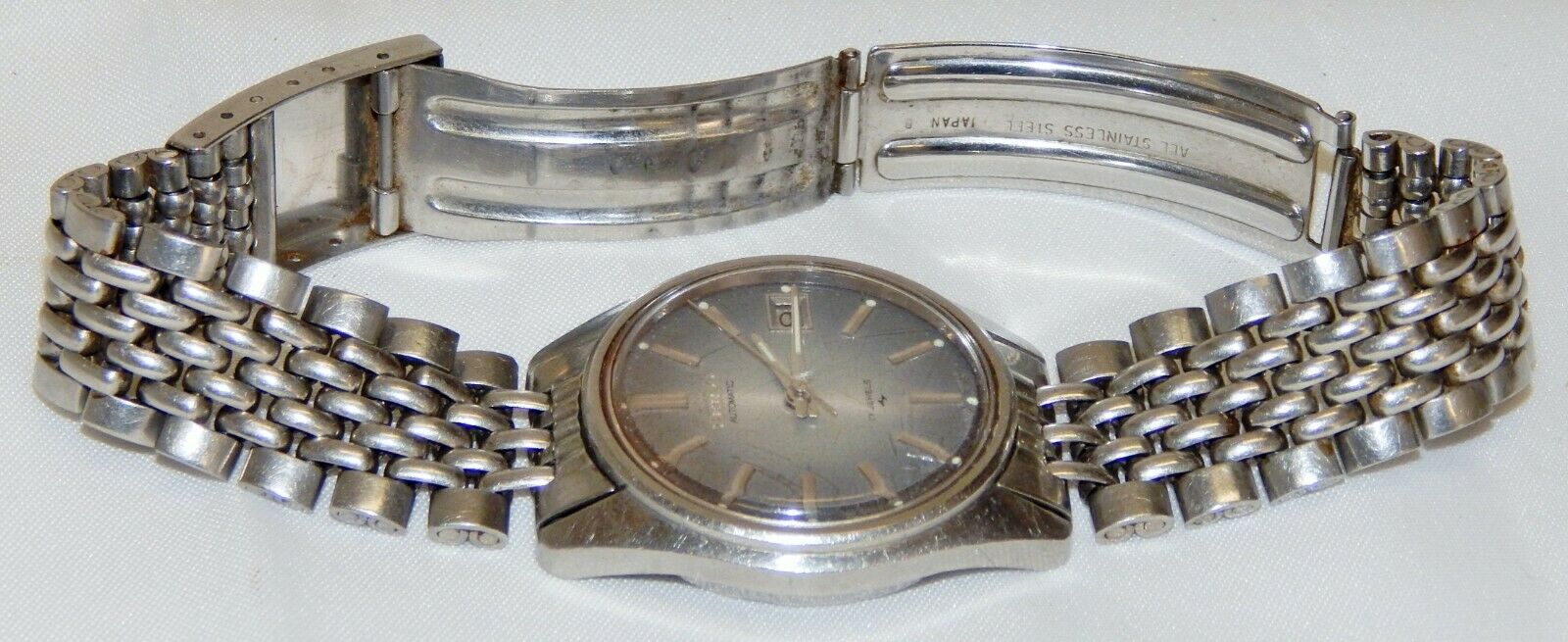 Vintage Seiko 7025-8069 Mens Watch | WatchCharts