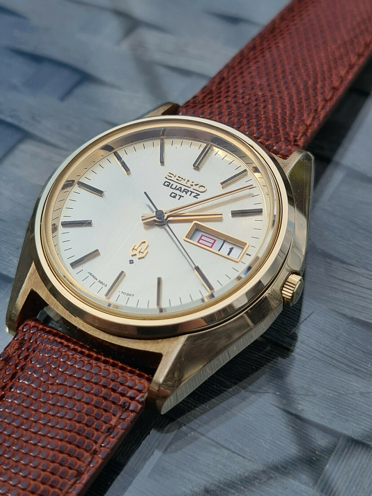 STUNNING 1973 VINTAGE SEIKO HIGH END WATCH 3803-7031 CAP GOLD