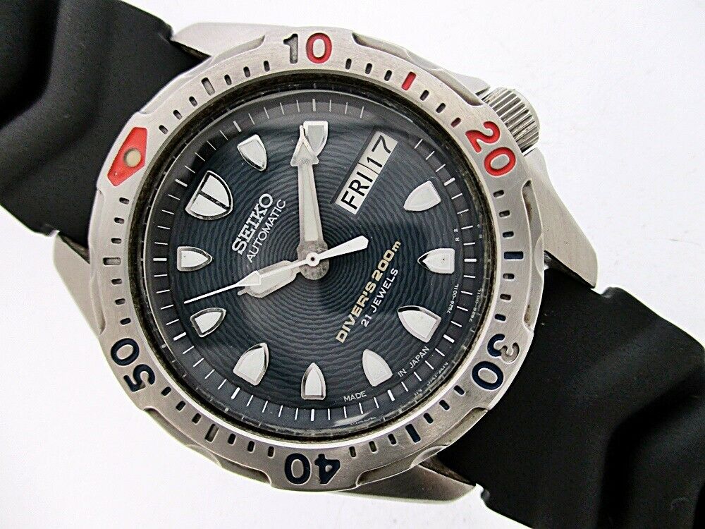 CLASSIC 99' SEIKO 7S26 0010 AUTO MIDSIZED DAY DATE DIVE SS