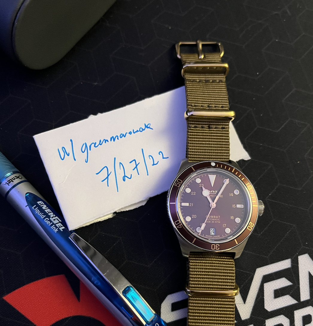 WTS Glycine Combat Sub 36mm Burgundy Red ref GL0395