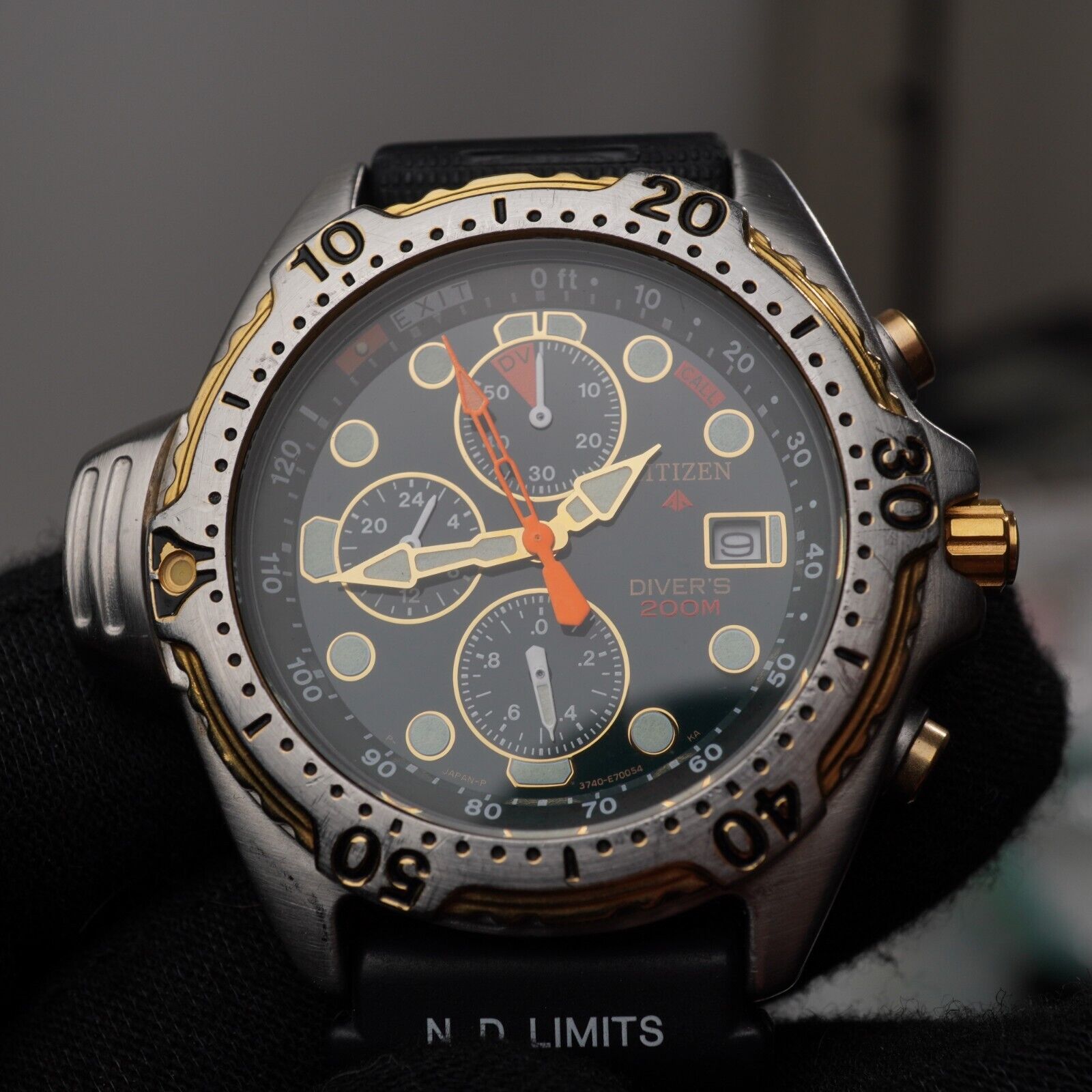 citizen 3745-e70022 vintage aqualand pro master dive meter 200m