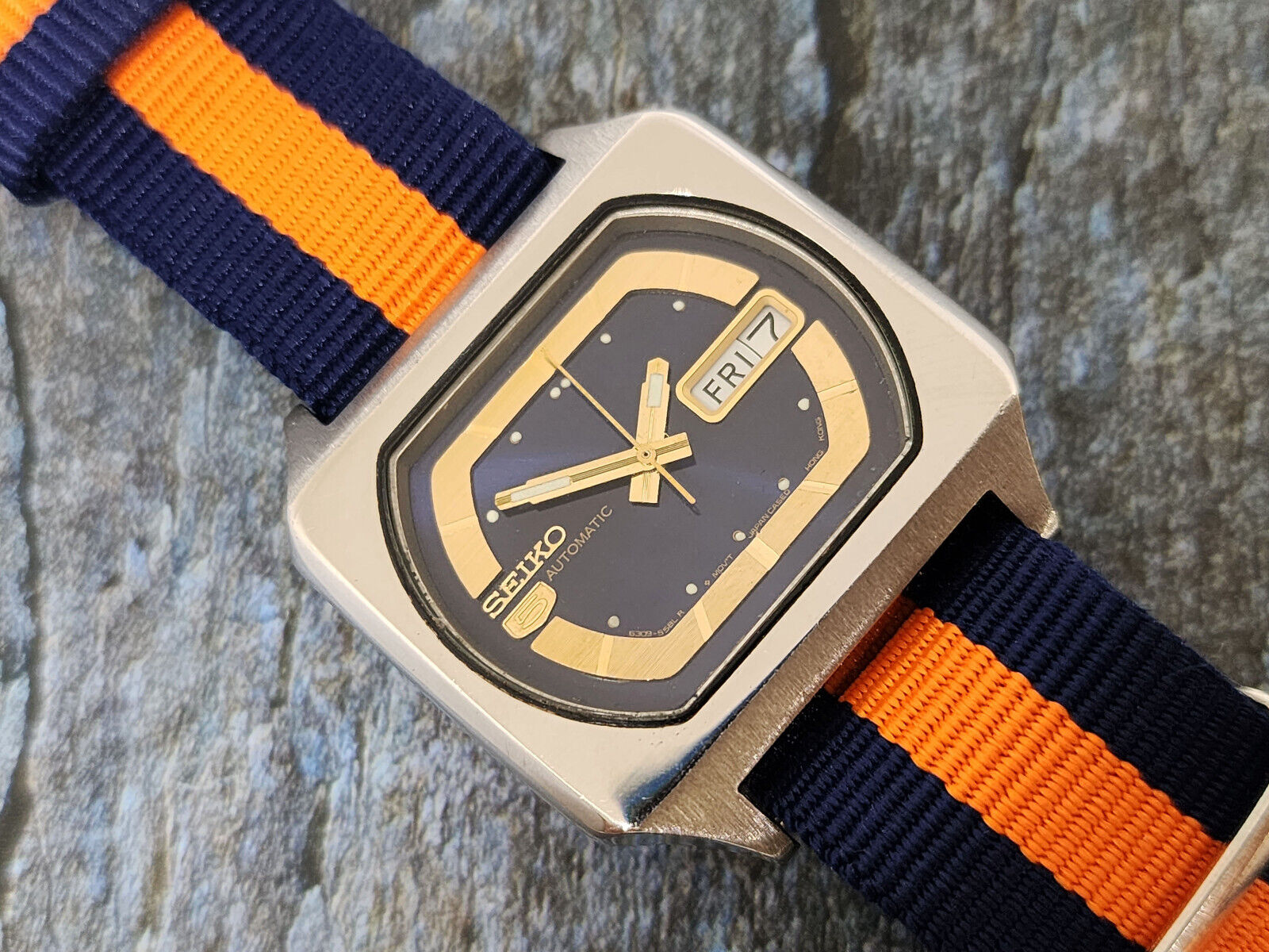 Vintage Automatic 1979 Seiko Mens Watch with Gold hotsell Strap/Case