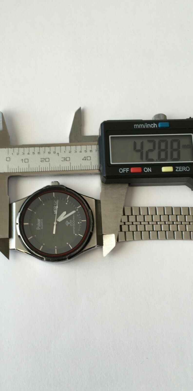 Vintage Seiko Pulsar V103-6009 A4 Solar 2001 3 Jewels Movement
