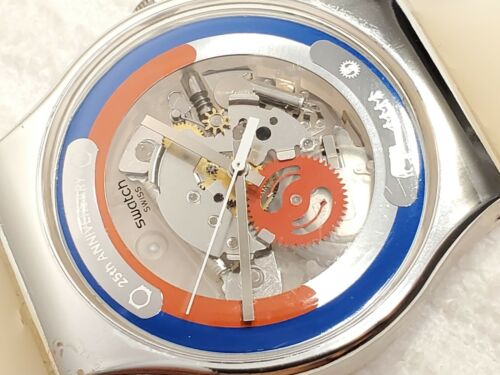 Swatch Art 1988 ヴァレリア・アダミ Swatch SUOZ334 - Moma The City And Design The Wonders Of