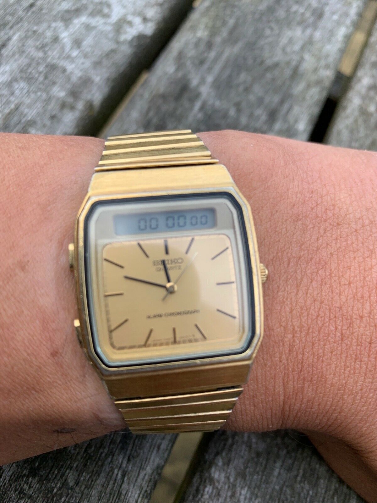 Rare Vintage Seiko H481-5000 Ana Digi Alarm Chronograph Gold Tone Japan Watch New Old Stock 1984 retro Seiko Duo Display Ana-Digi Quartz  main image 4