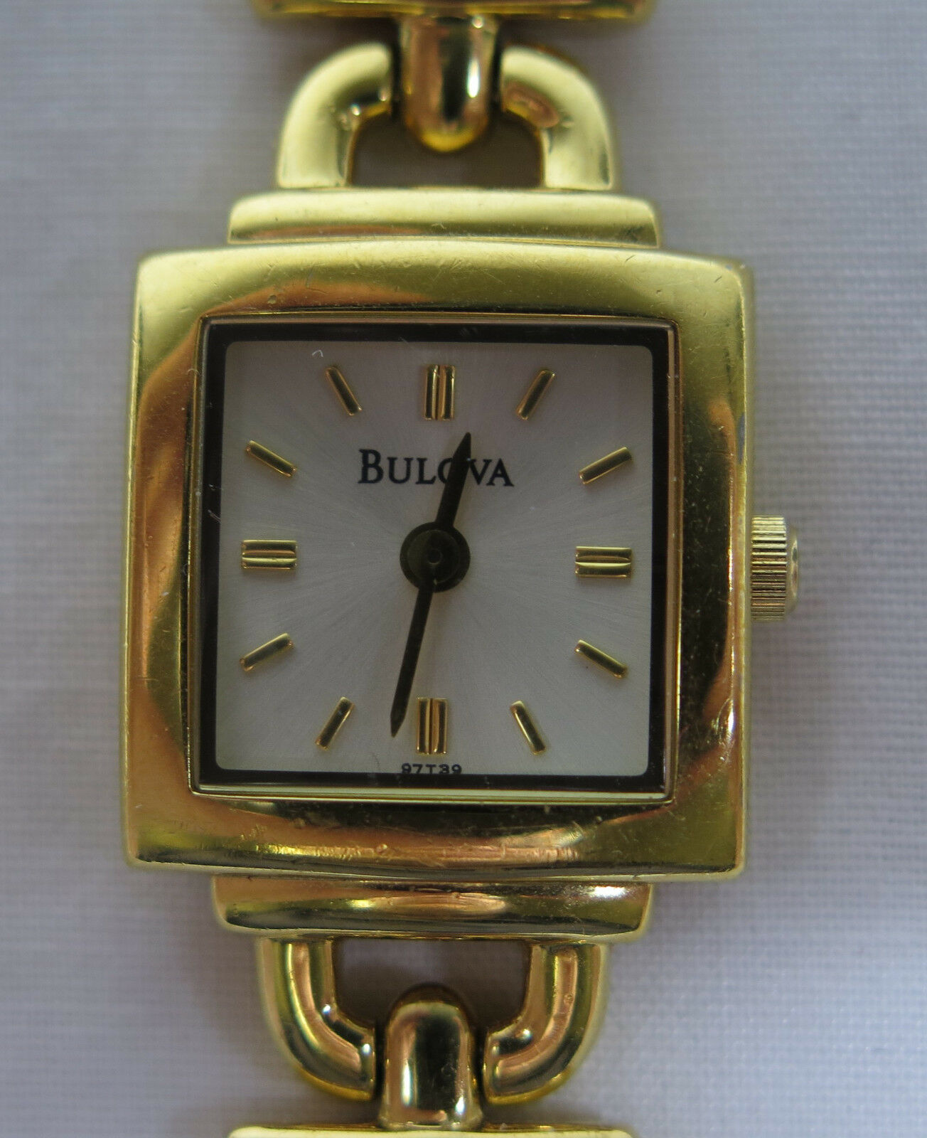 bulova quartz ao
