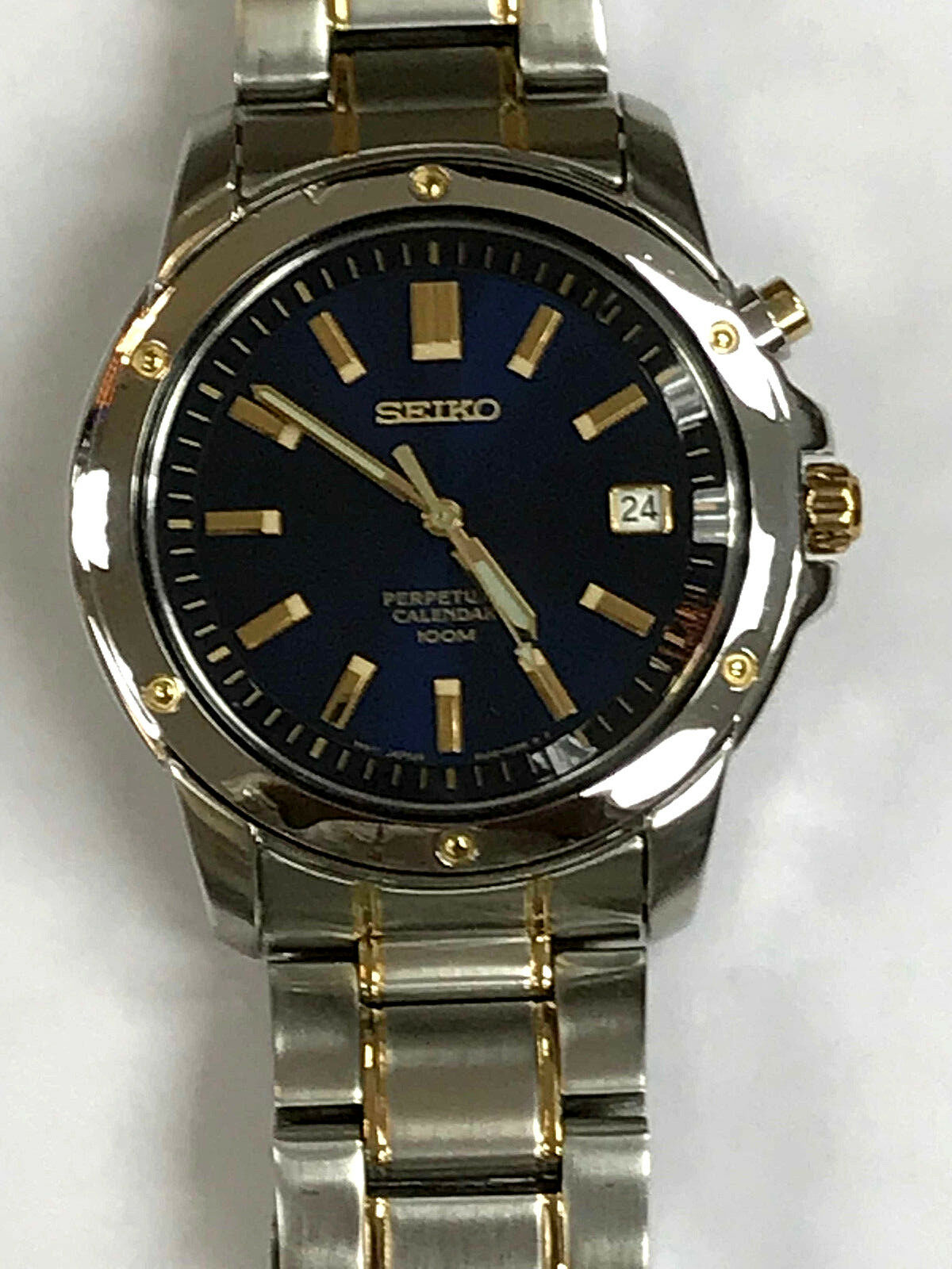 Seiko SNQ010 Two Tone Blue Dial Perpetual Calendar Men s Quartz