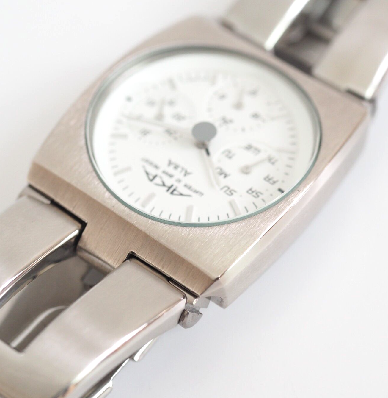 SEIKO ALBA AKA V33J-6B80 Quartz White Dial Day Mens 31 mm Vintage 