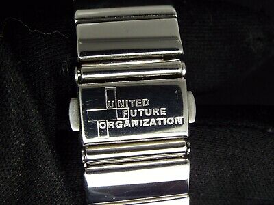 Vintage CASIO TOMATO UFO DATA MEMORY ME-100 1672 DIGITAL WATCH