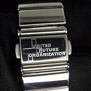 Vintage CASIO TOMATO UFO DATA MEMORY ME-100 1672 DIGITAL WATCH